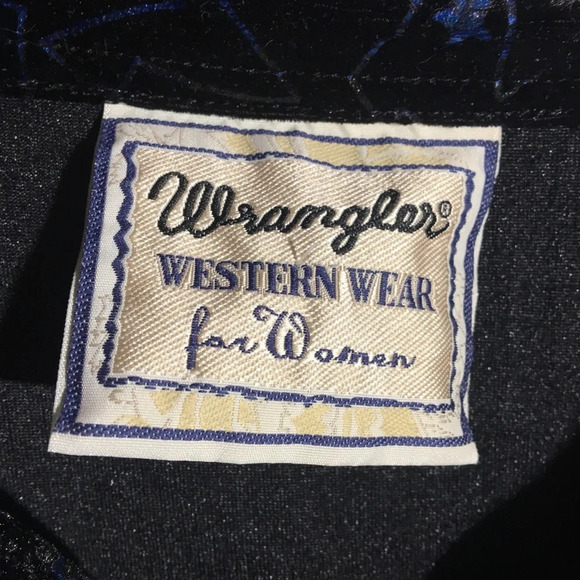 Womens Wrangler Button Up Shirt Crushed Velvet Stars Eras Tour Midnights Casual - Picture 3 of 6